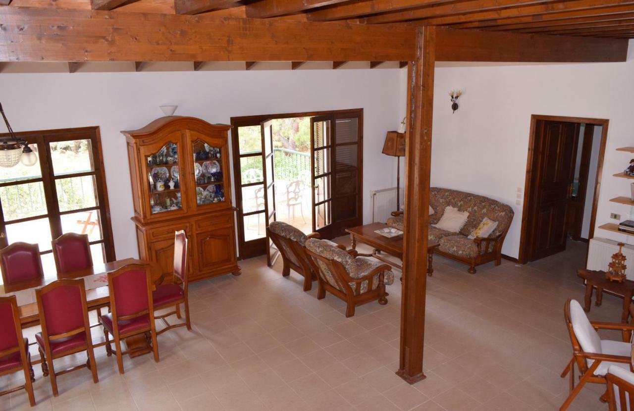 Seaside Villa In Alikes, Chalkida Дросия Екстериор снимка