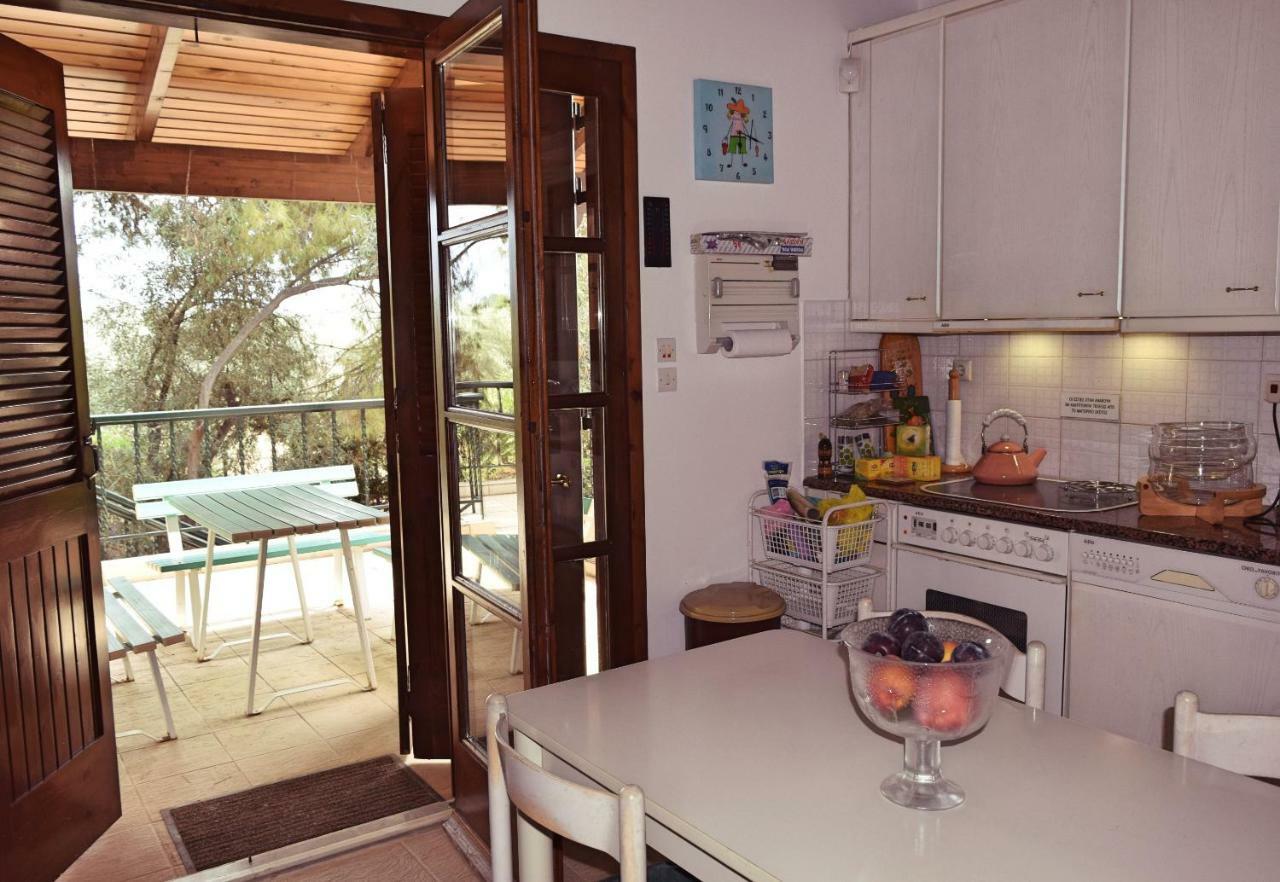Seaside Villa In Alikes, Chalkida Дросия Екстериор снимка
